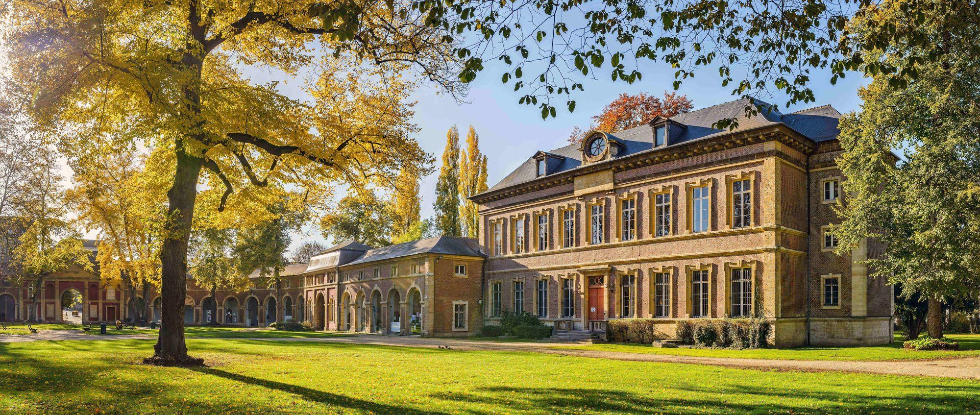 Vue panoramique de l'Abbaye de Forest à Bruxelles