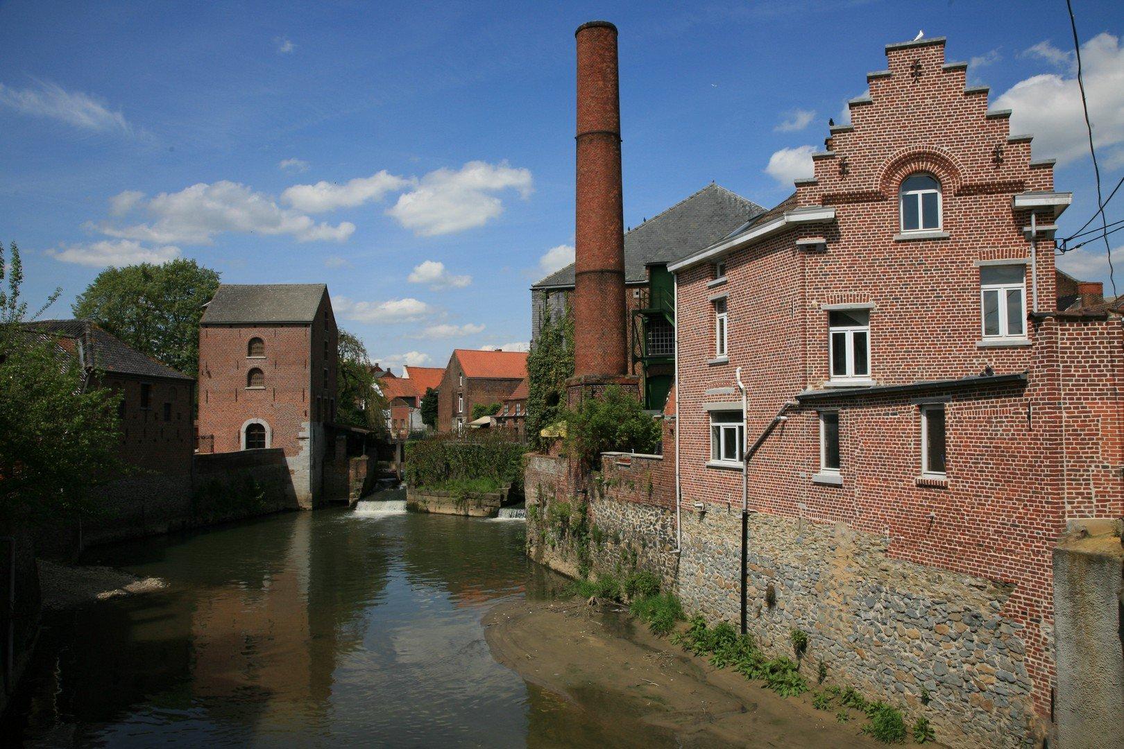 Vue panoramique du Grand Moulin d'Arenberg à Rebecq